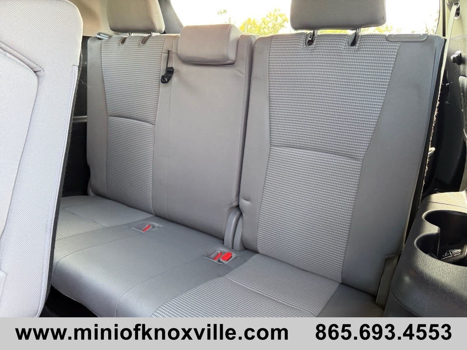 Used 2022 Toyota Highlander LE AWD/4WD image 18