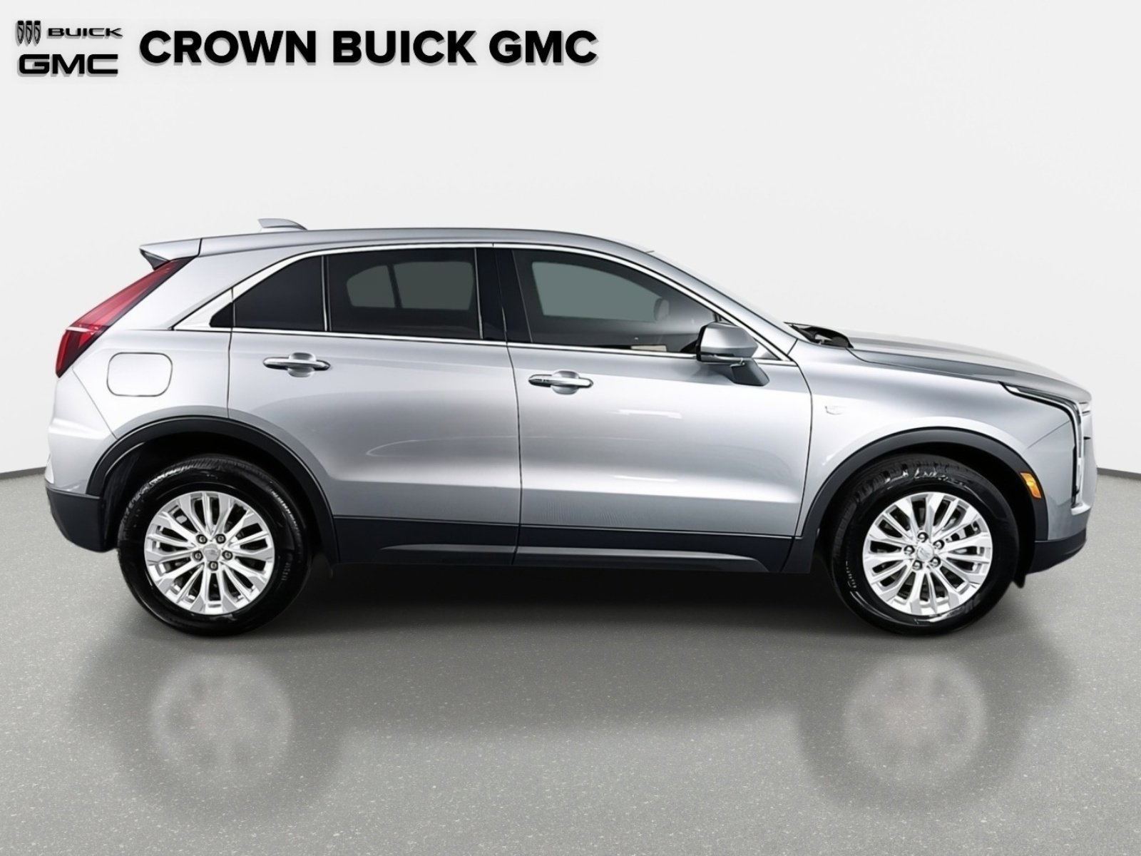 Used 2024 Cadillac XT4 Luxury w/ Cold Weather Package image 5