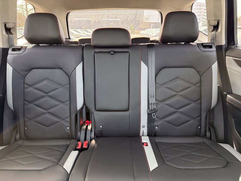 New 2026 Volkswagen Atlas Peak Edition image 33