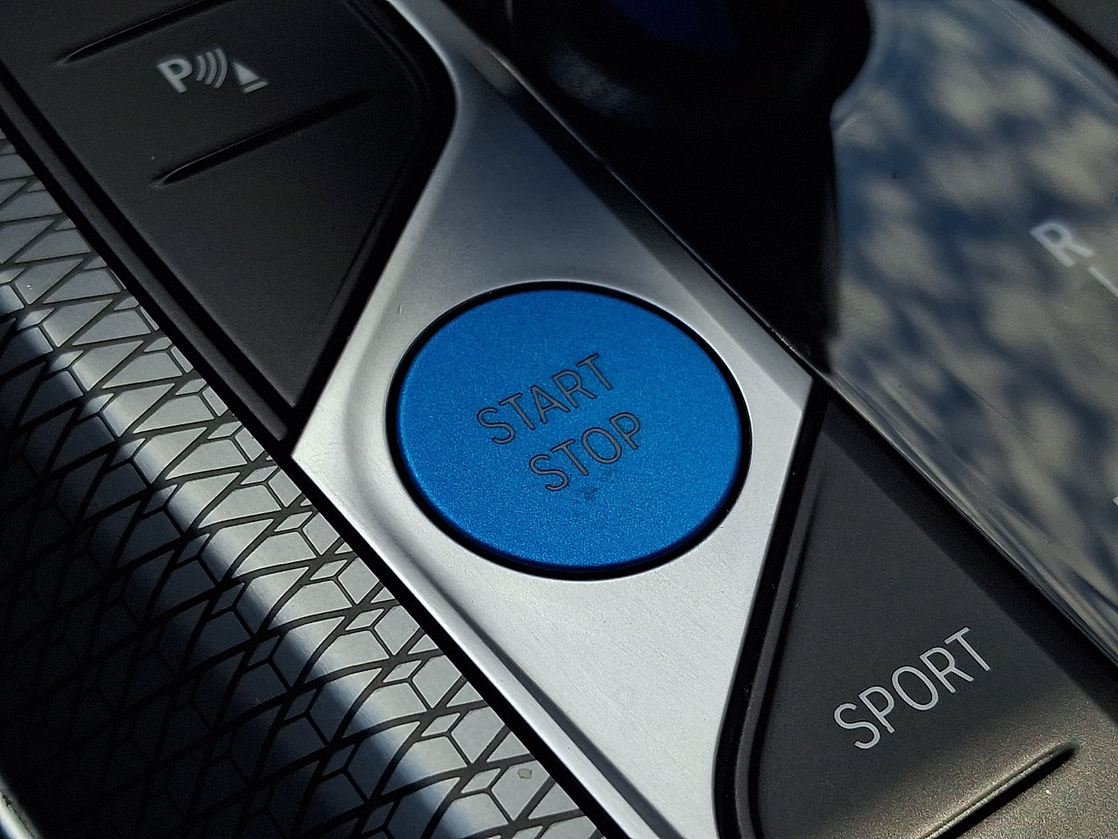 Used 2023 BMW i4 eDrive40 w/ M Sport Package RWD image 23