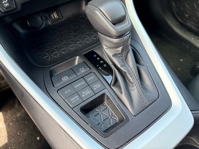 Used 2025 Toyota RAV4 XLE image 26