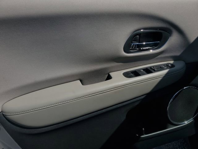 Used 2016 Honda HR-V EX image 19