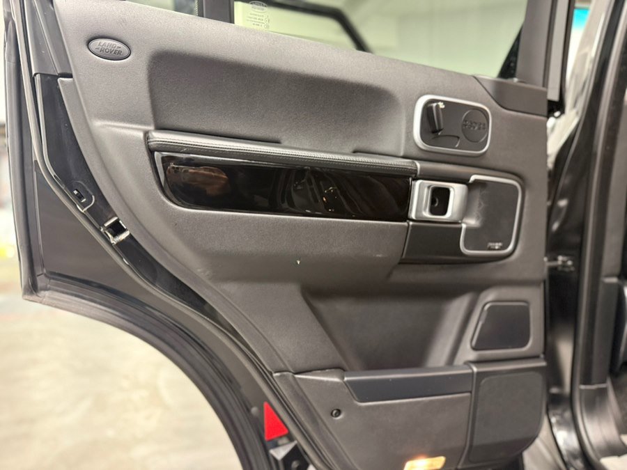 Used 2011 Land Rover Range Rover Supercharged AWD/4WD image 30