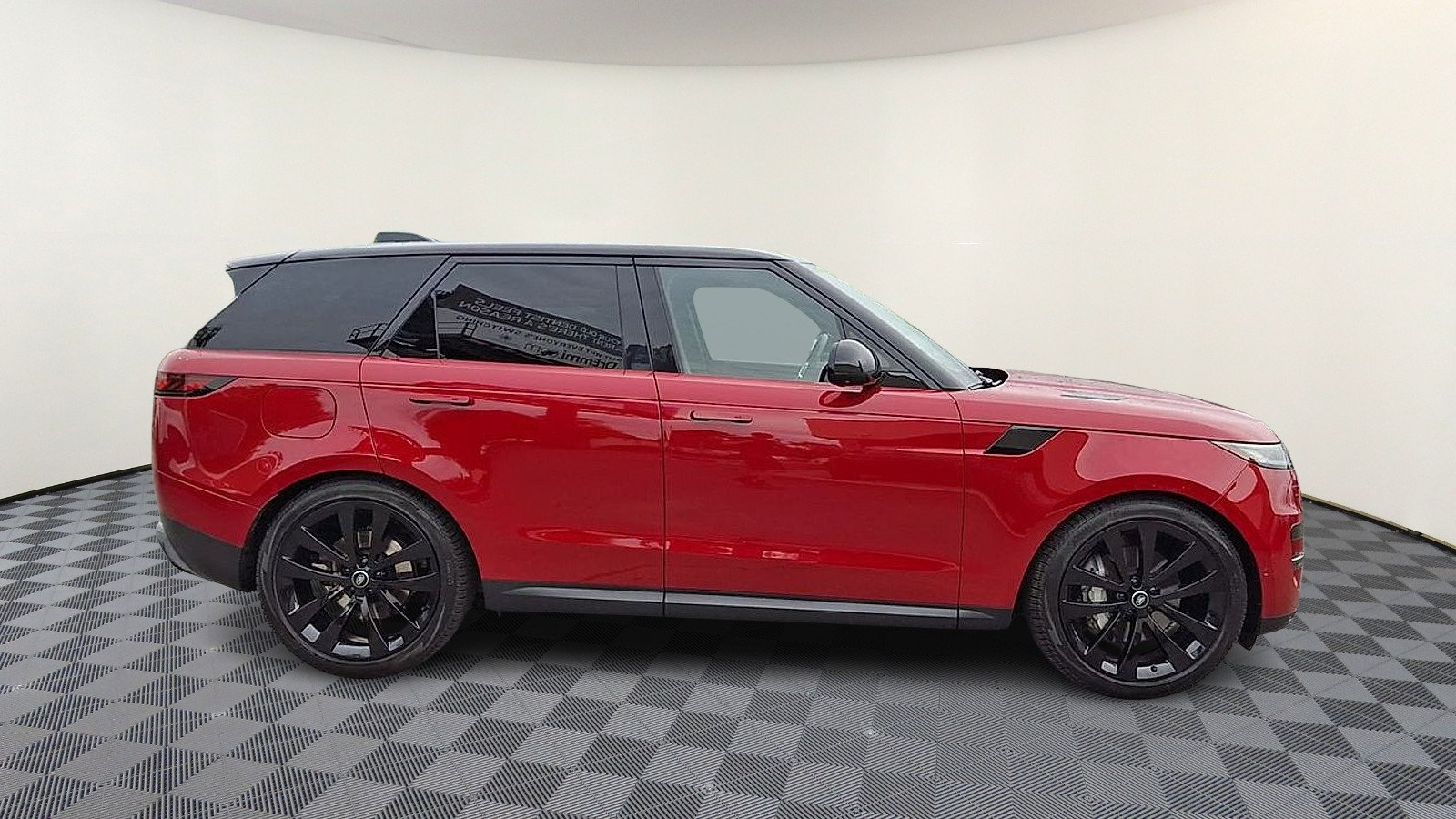 Used 2024 Land Rover Range Rover Sport SE AWD/4WD image 9