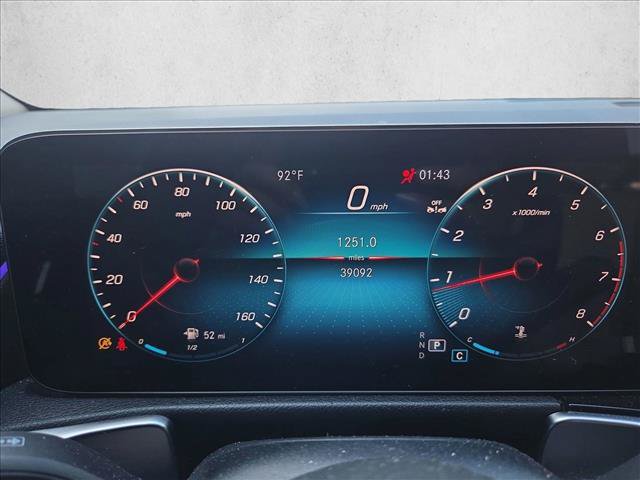 Used 2023 Mercedes-Benz GLB 250 4MATIC image 9