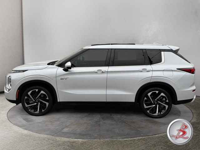 Used 2024 Mitsubishi Outlander SE image 4