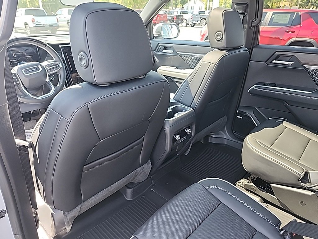 New 2026 GMC Acadia Denali w/ Super Cruise Package image 19