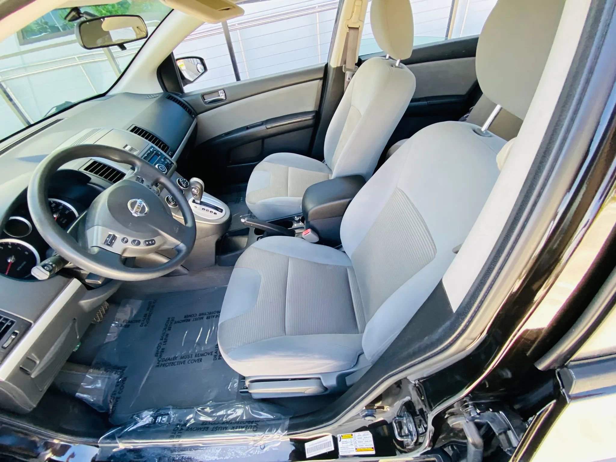 Used 2010 Nissan Sentra 2.0 S FWD image 2