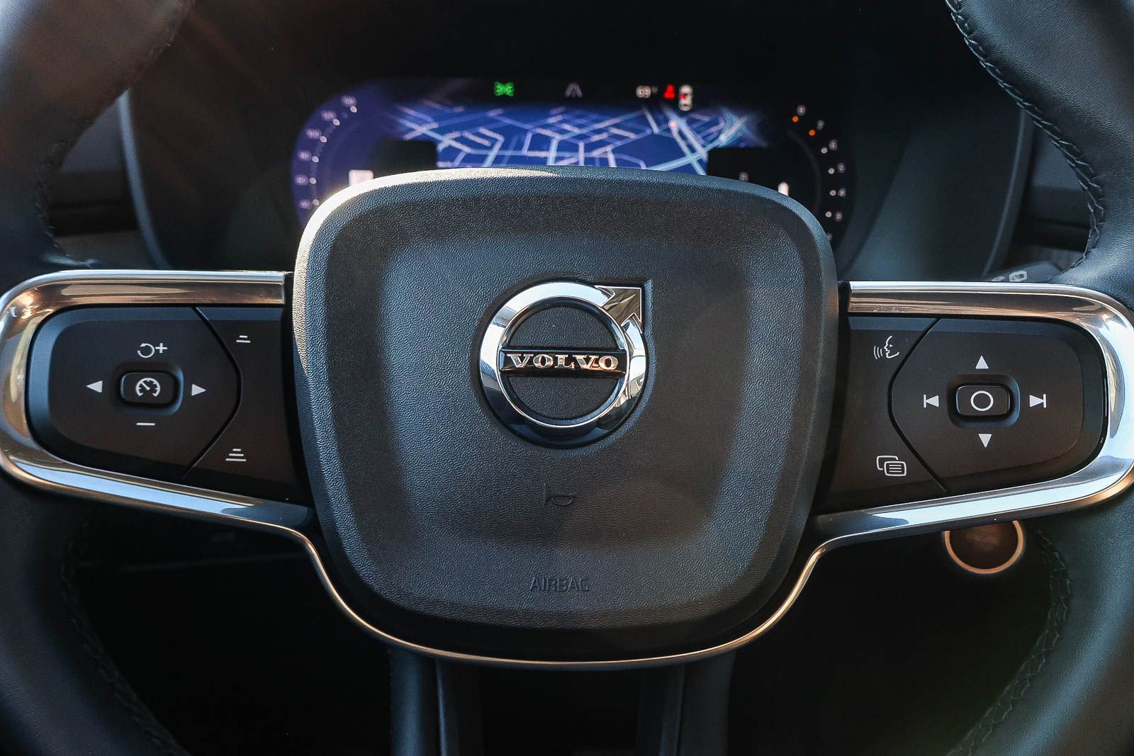 Used 2023 Volvo XC40 B5 Ultimate w/ Protection Package Premier image 35