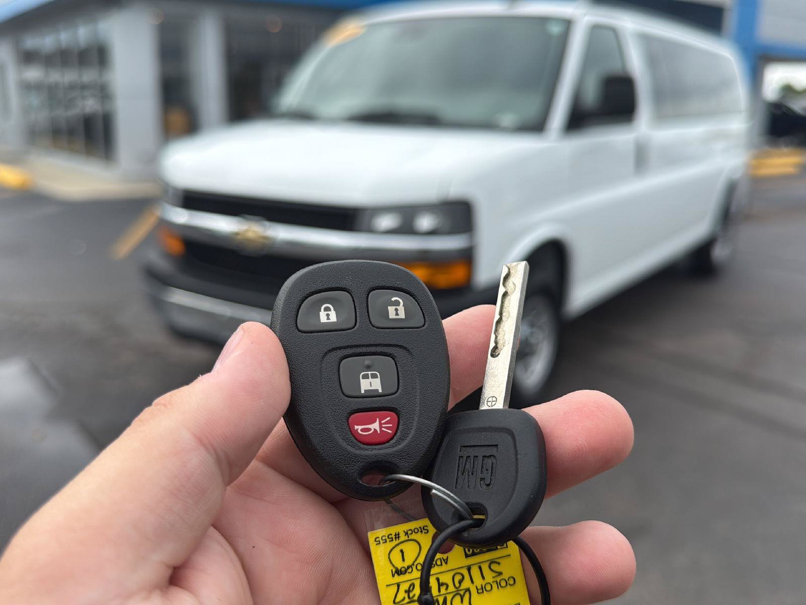 Used 2025 Chevrolet Express 3500 LT w/ LT Preferred Equipment Group RWD image 31