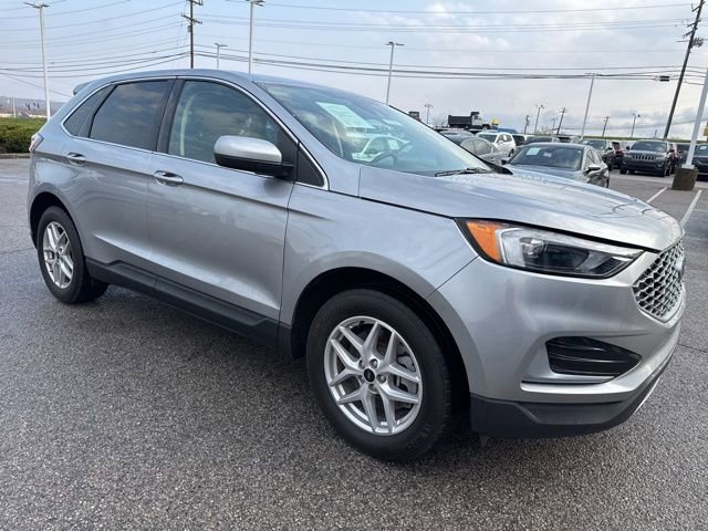 Used 2024 Ford Edge SEL image 3