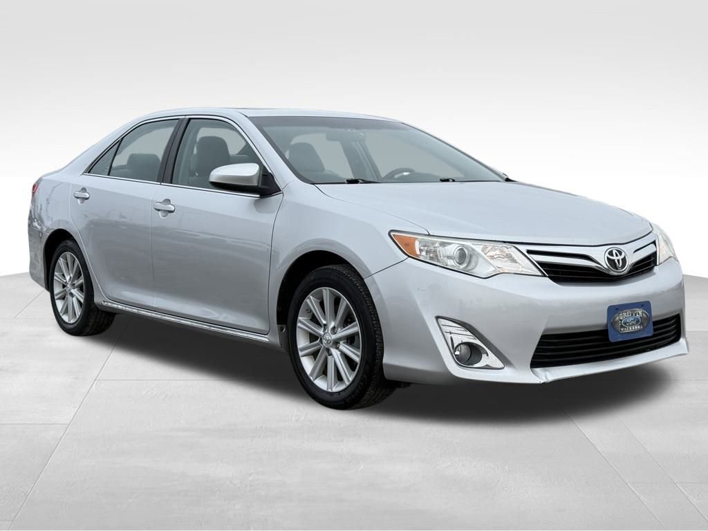 Used 2014 Toyota Camry XLE image 9