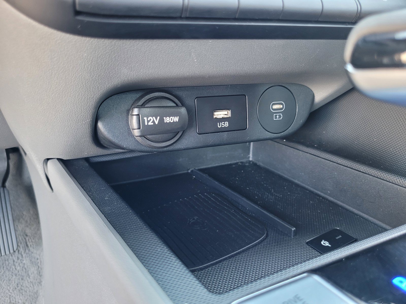 Used 2025 Hyundai Elantra SEL FWD image 20