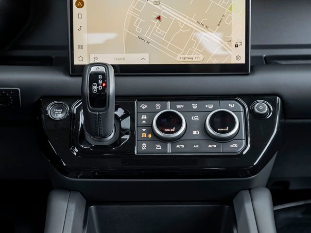 Used 2025 Land Rover Defender 90 X-Dynamic SE image 28