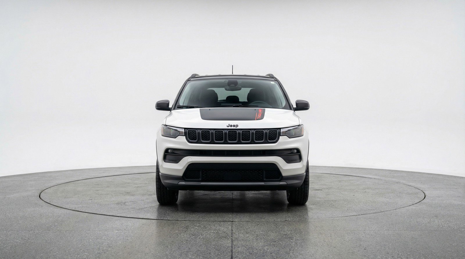 Used 2025 Jeep Compass Trailhawk AWD/4WD image 2