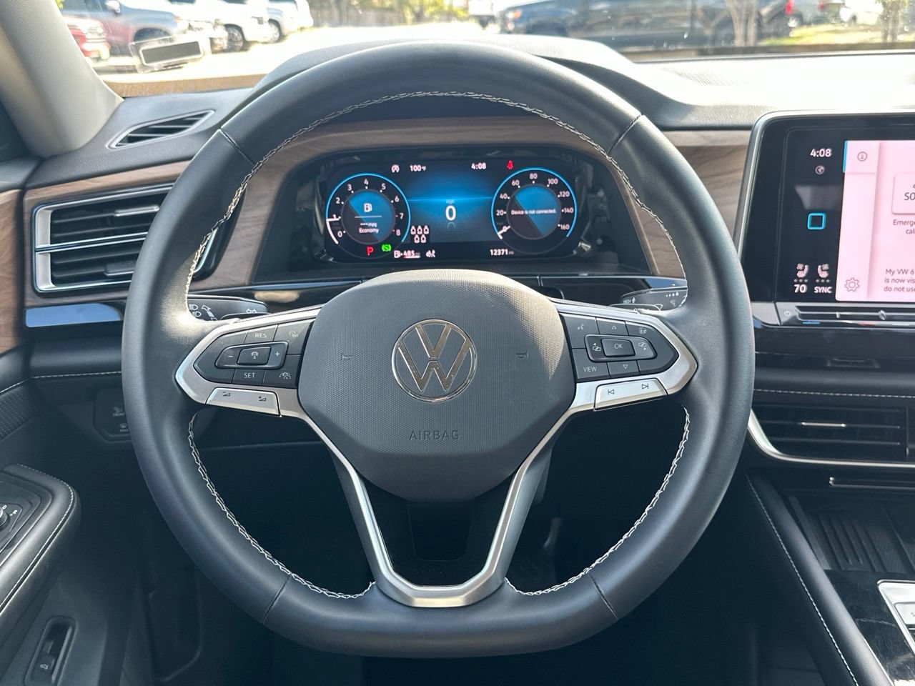 Used 2026 Volkswagen Atlas SE FWD image 15