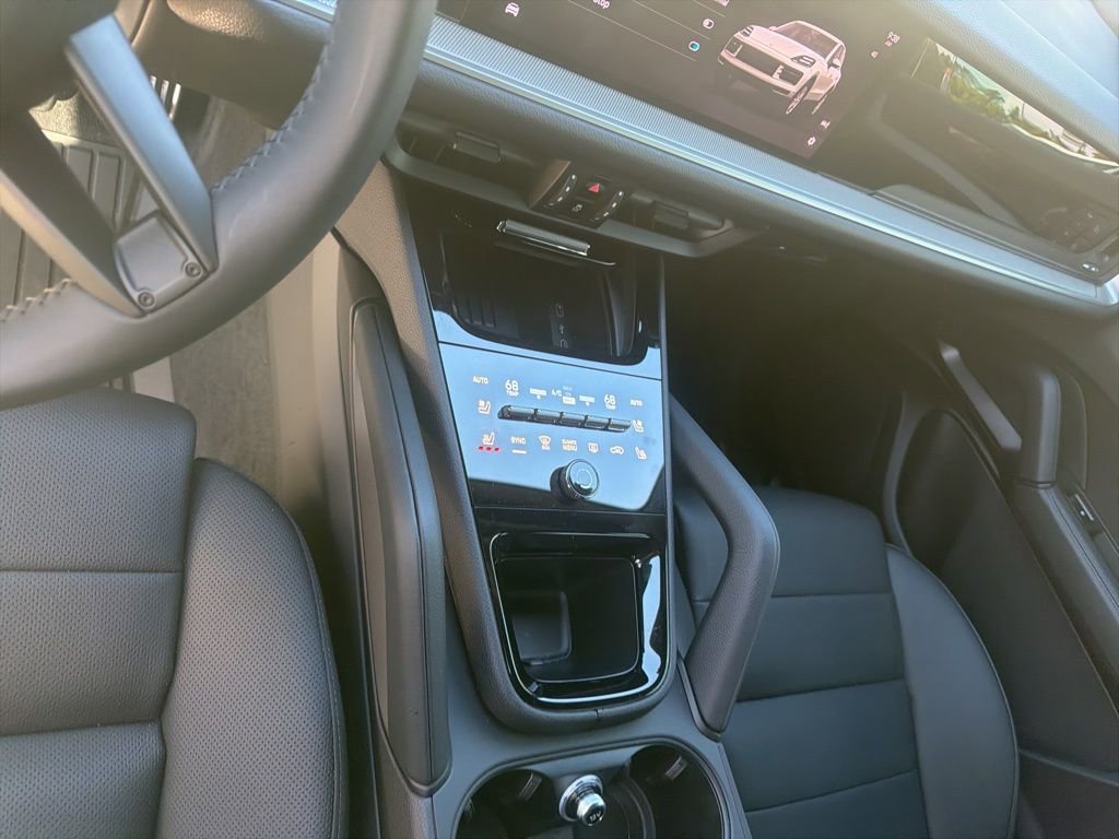 Used 2026 Porsche Cayenne S image 4