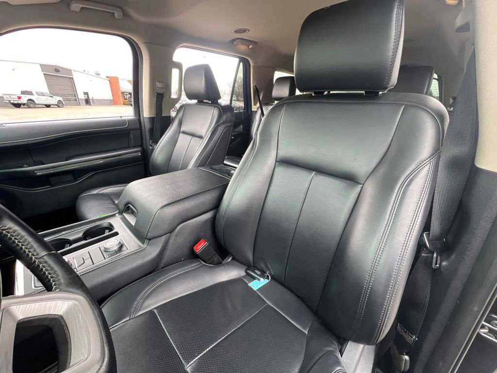 Used 2024 Ford Expedition XLT image 25