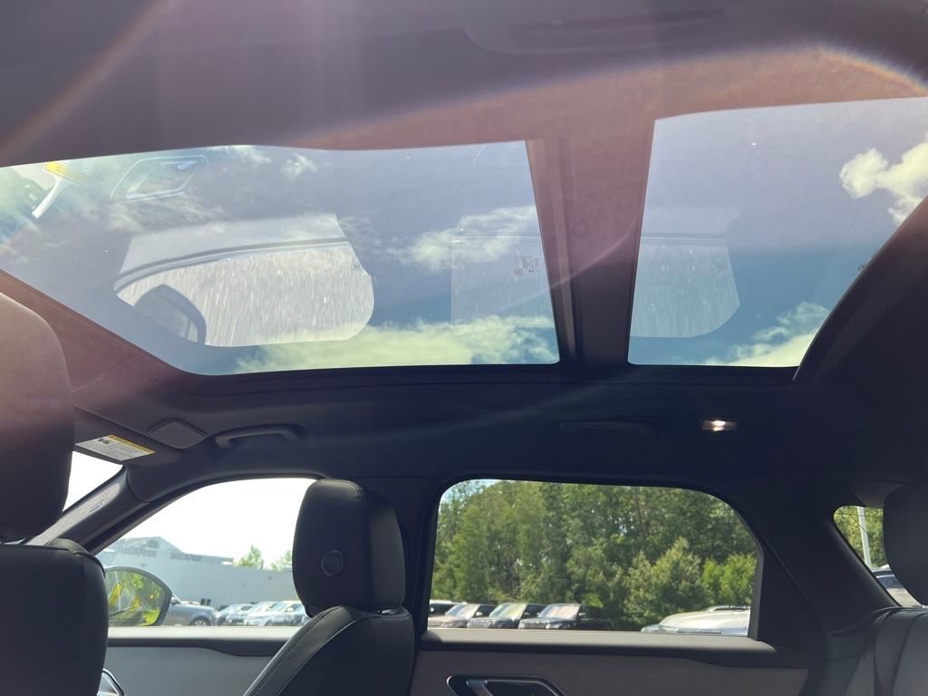 New 2026 Land Rover Range Rover Velar Dynamic SE image 27