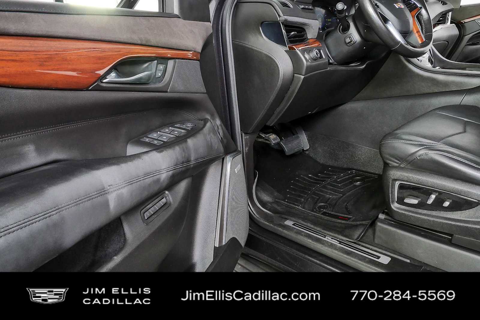 Used 2016 Cadillac Escalade ESV Luxury RWD image 8