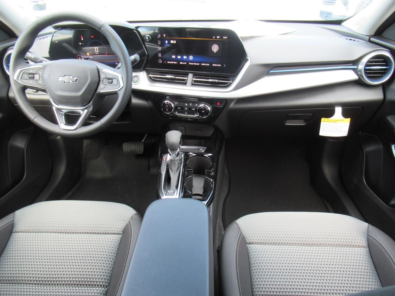 New 2026 Chevrolet Trax LT w/ Midnight Edition FWD image 12