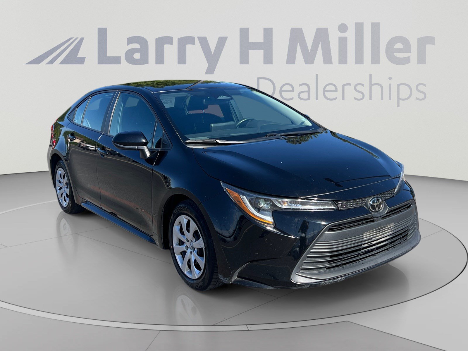 Used 2023 Toyota Corolla LE FWD image 7