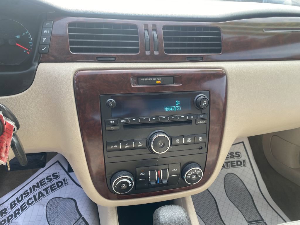 Used 2010 Chevrolet Impala LT w/ Convenience Package image 13