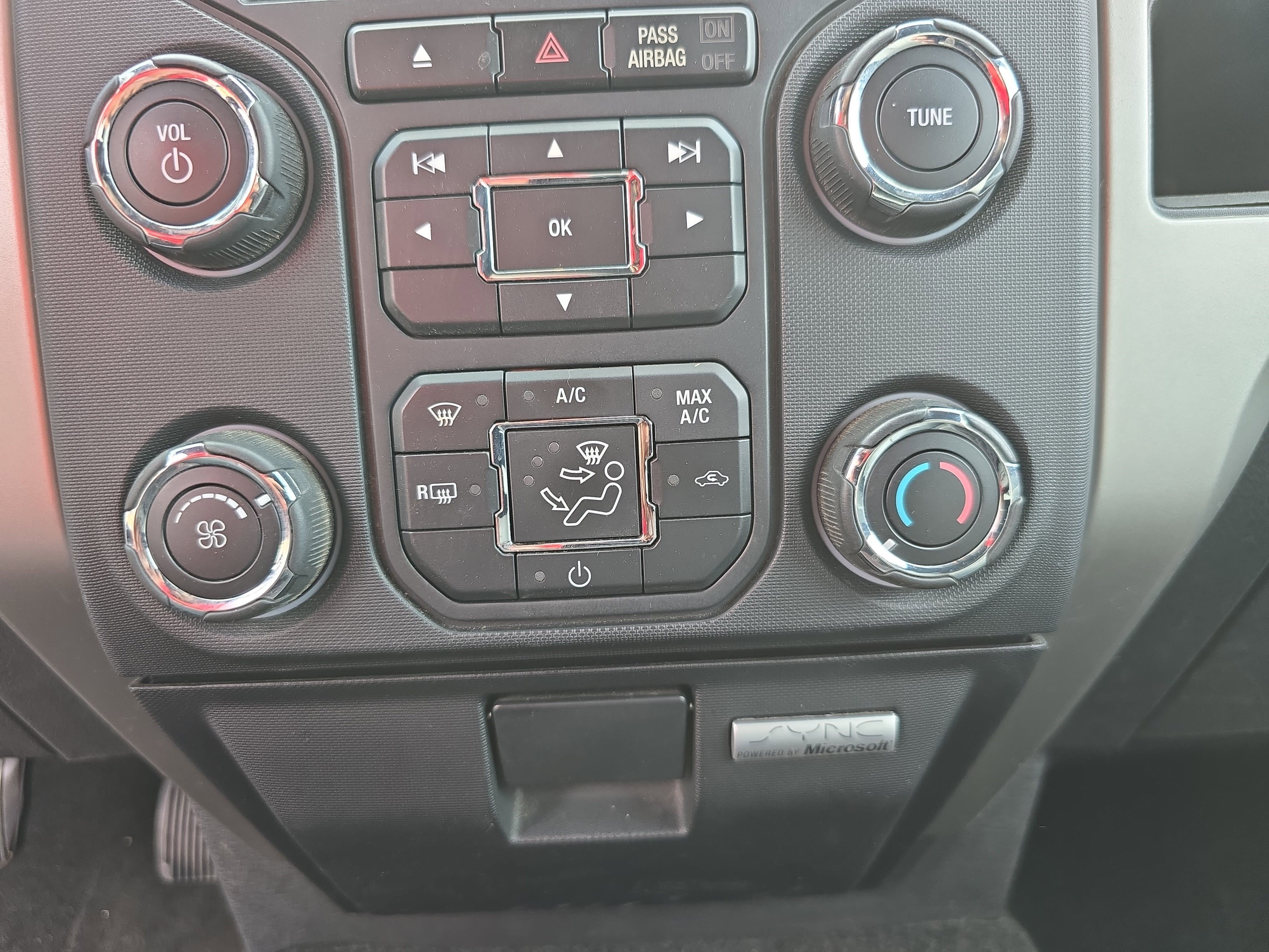 Used 2014 Ford F150 XLT w/ Equipment Group 302A Luxury image 21