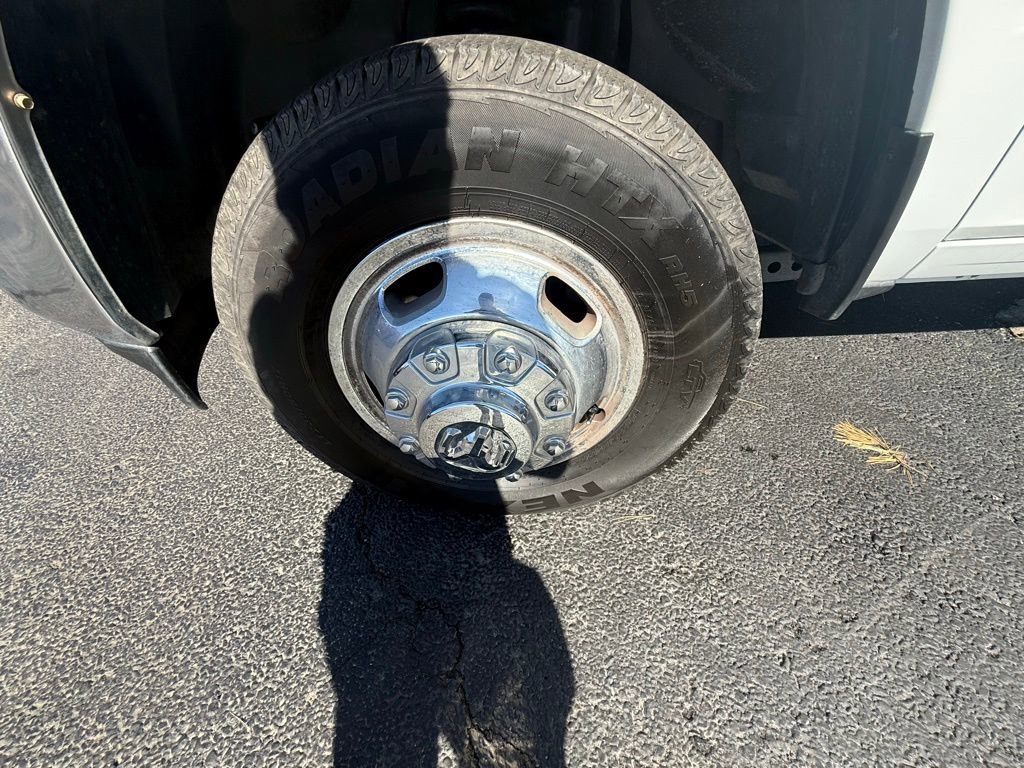 Used 2024 RAM 3500 Tradesman w/ Chrome Appearance Group image 9