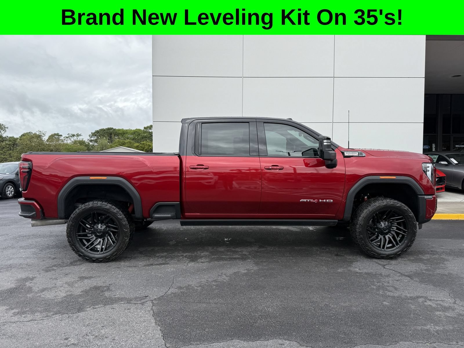 Used 2025 GMC Sierra 2500 AT4 w/ AT4 Premium Plus Package AWD/4WD image 3