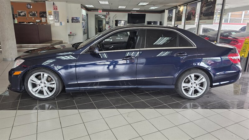 Used 2013 Mercedes-Benz E 350 4MATIC Sedan image 2
