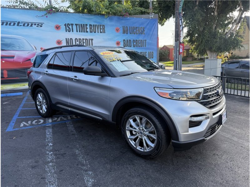 Used 2020 Ford Explorer XLT w/ Equipment Group 202A image 9