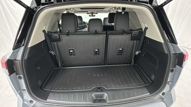New 2026 Nissan Pathfinder Platinum image 16