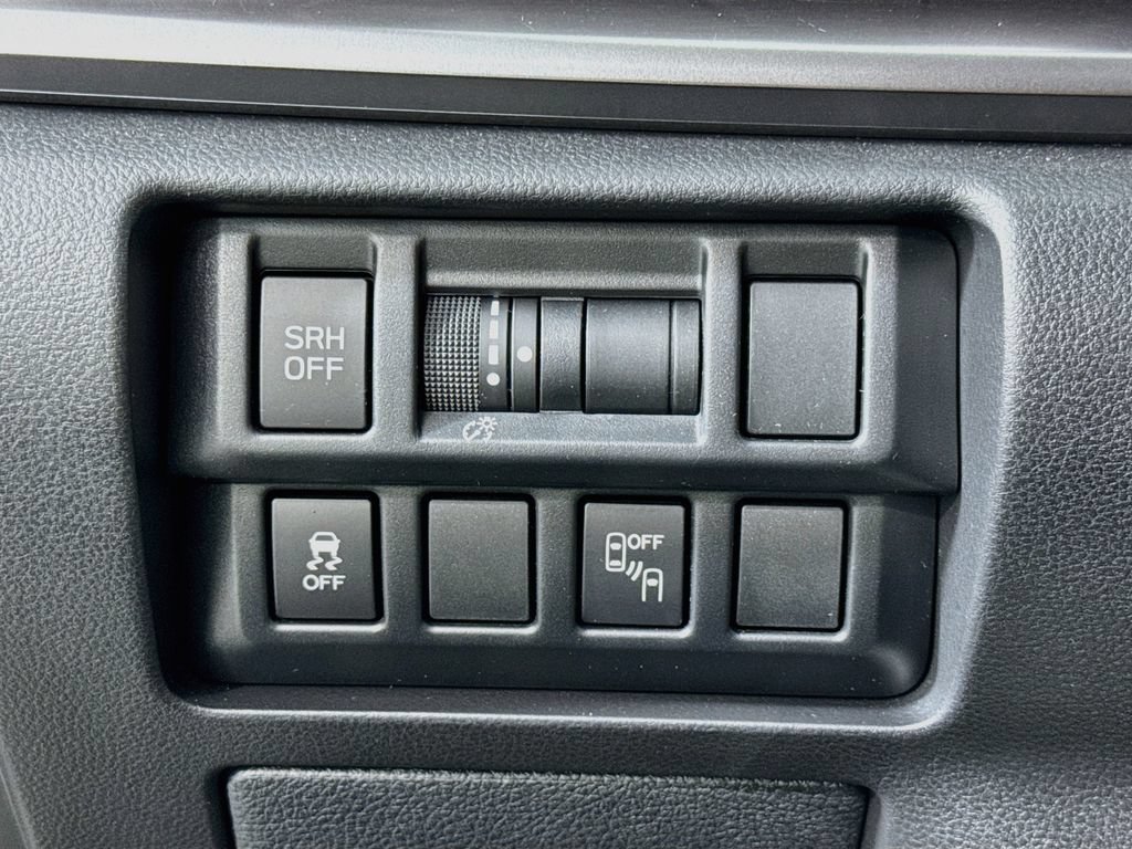 Used 2018 Subaru Crosstrek 2.0i Limited AWD/4WD image 17