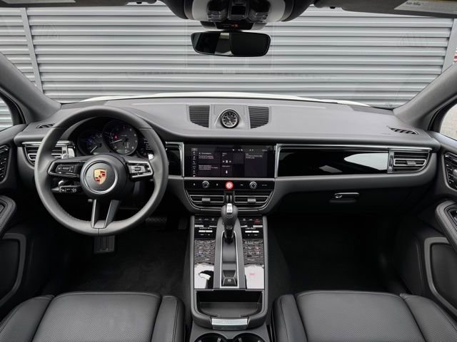 New 2026 Porsche Macan image 17