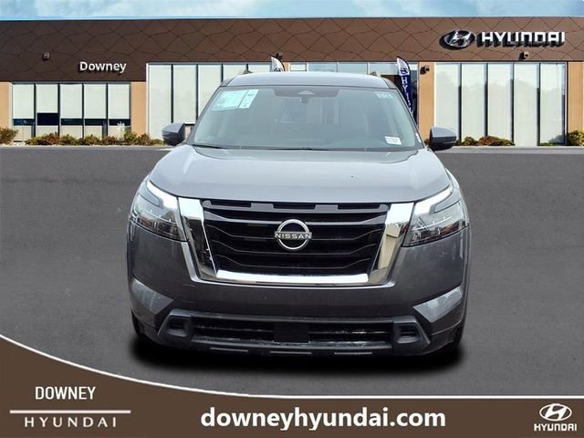 Used 2024 Nissan Pathfinder SV video 2