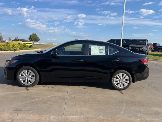 Used 2025 Nissan Sentra S image 4