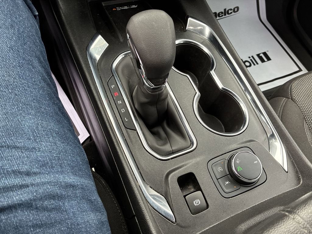 Used 2023 Chevrolet Traverse LT image 18