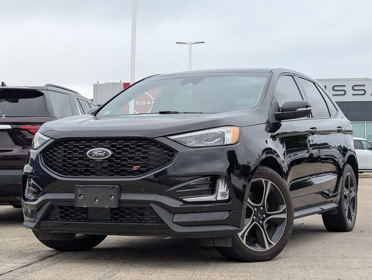 Used 2019 Ford Edge ST w/ Equipment Group 401A image 2