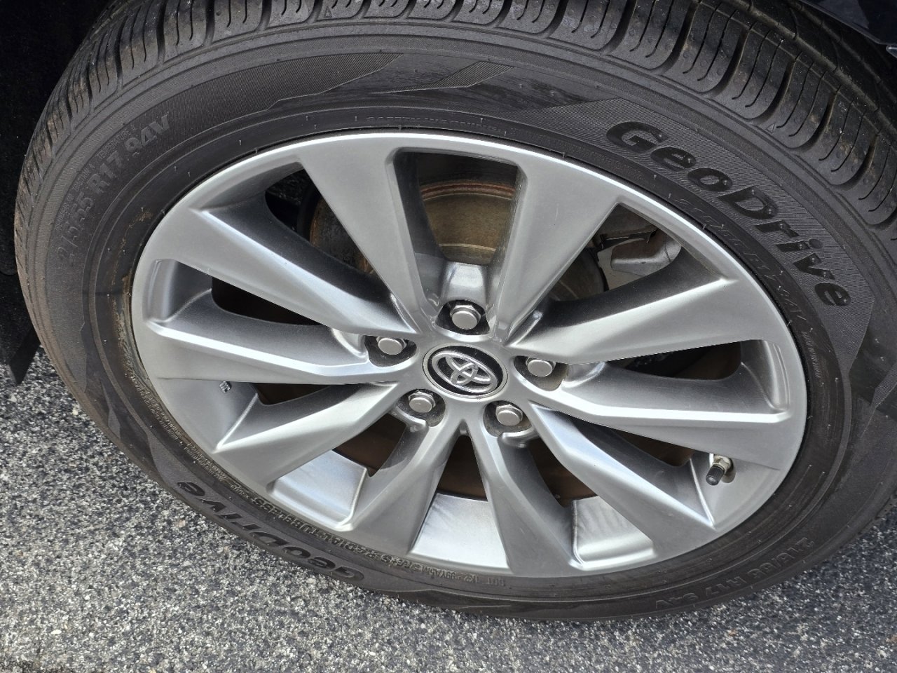 Used 2016 Toyota Camry XLE w/ Moonroof Package image 14