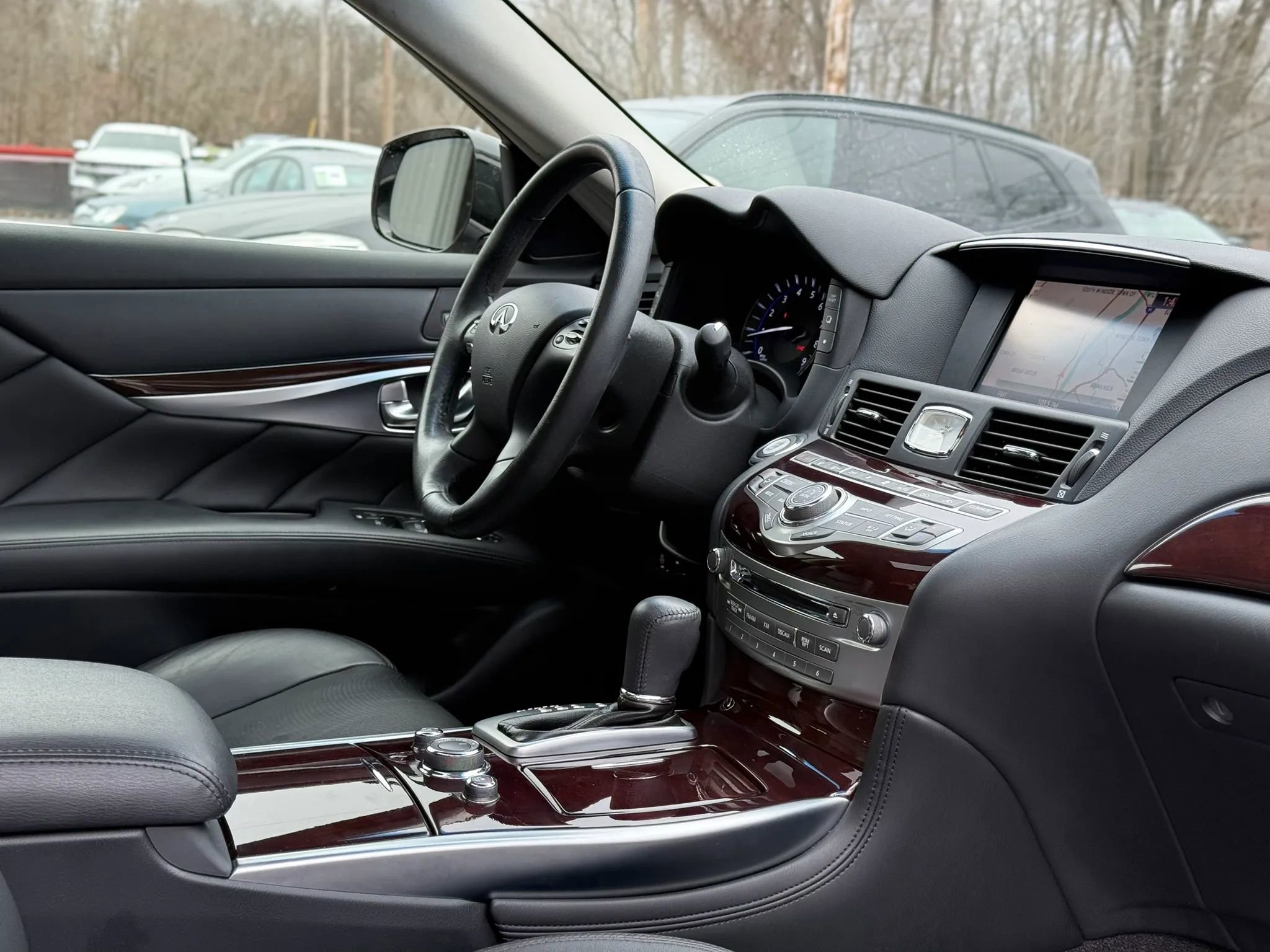 Used 2015 INFINITI Q70 3.7 image 45