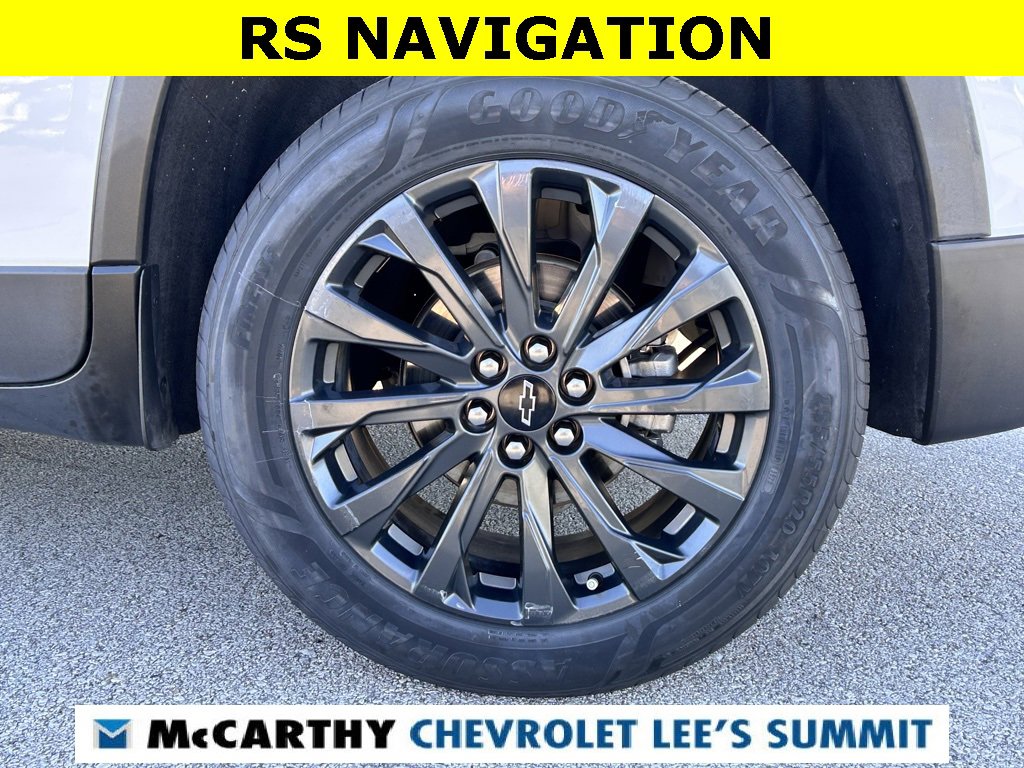 Used 2023 Chevrolet Traverse RS image 17