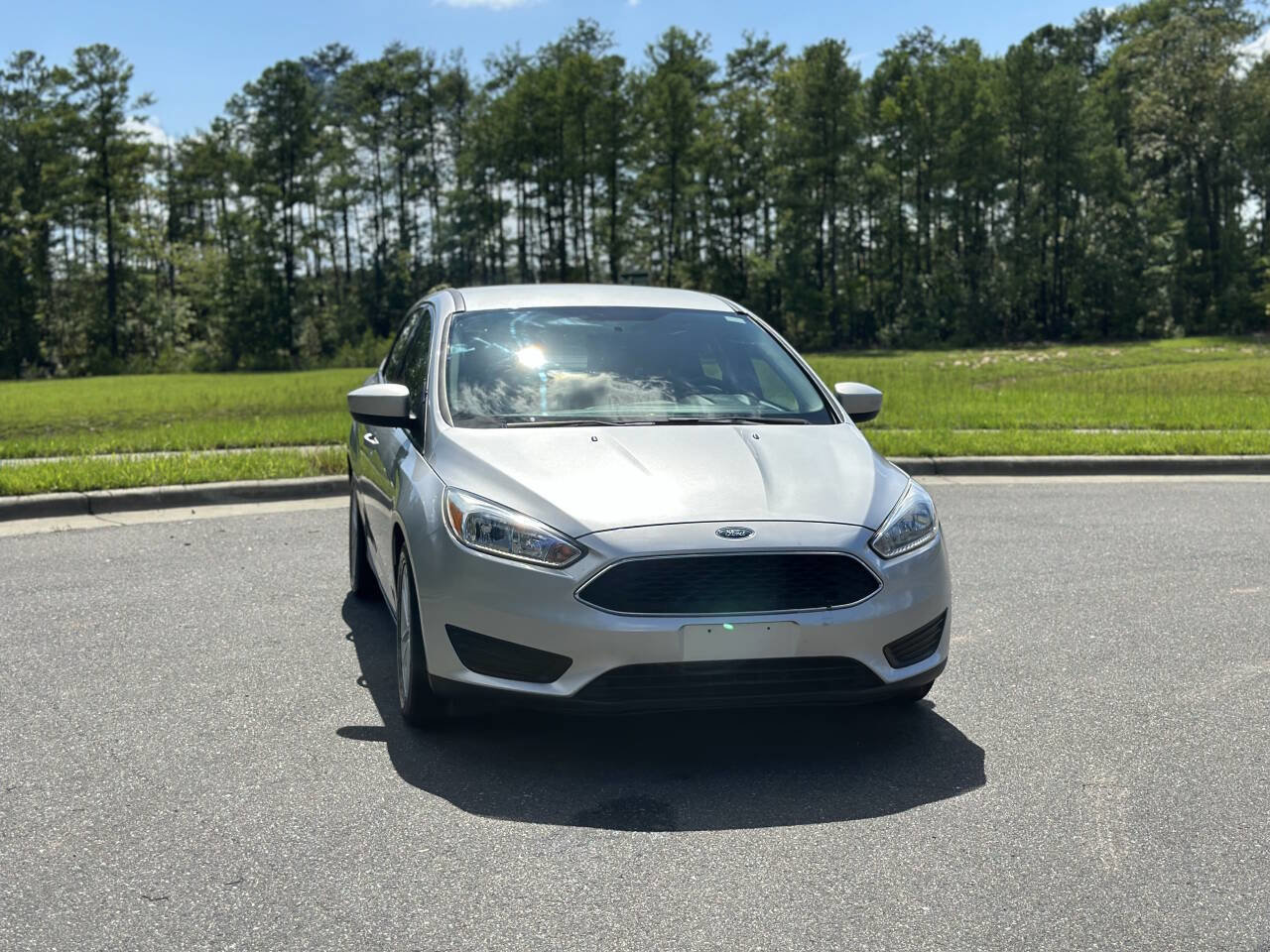 Used 2018 Ford Focus SE image 1