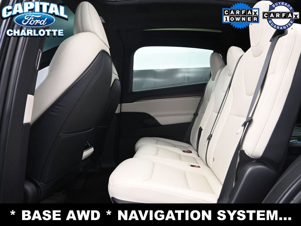 Used 2022 Tesla Model X image 11