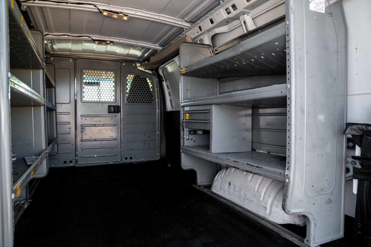 Used 2016 Chevrolet Express 2500 image 17