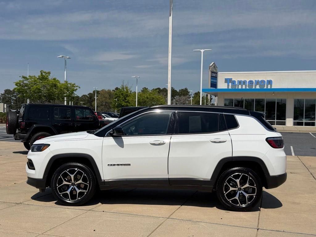 Used 2025 Jeep Compass Limited image 6