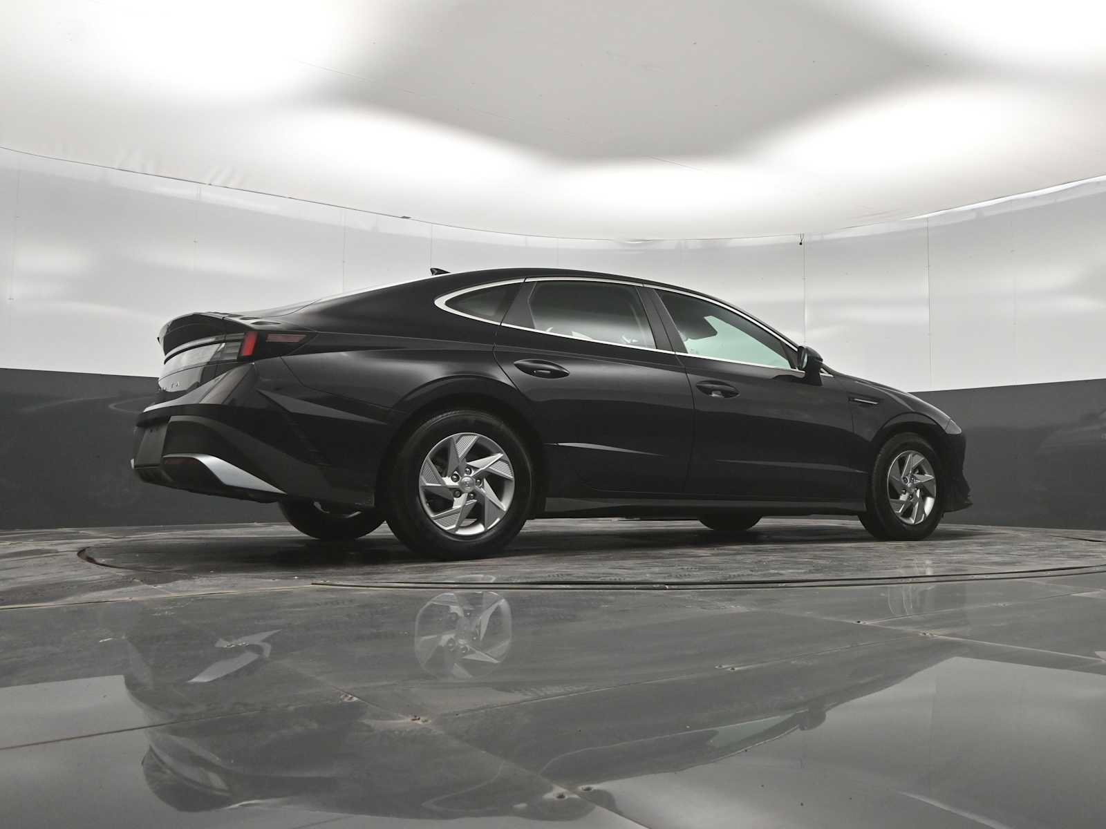 Used 2025 Hyundai Sonata SE FWD image 39