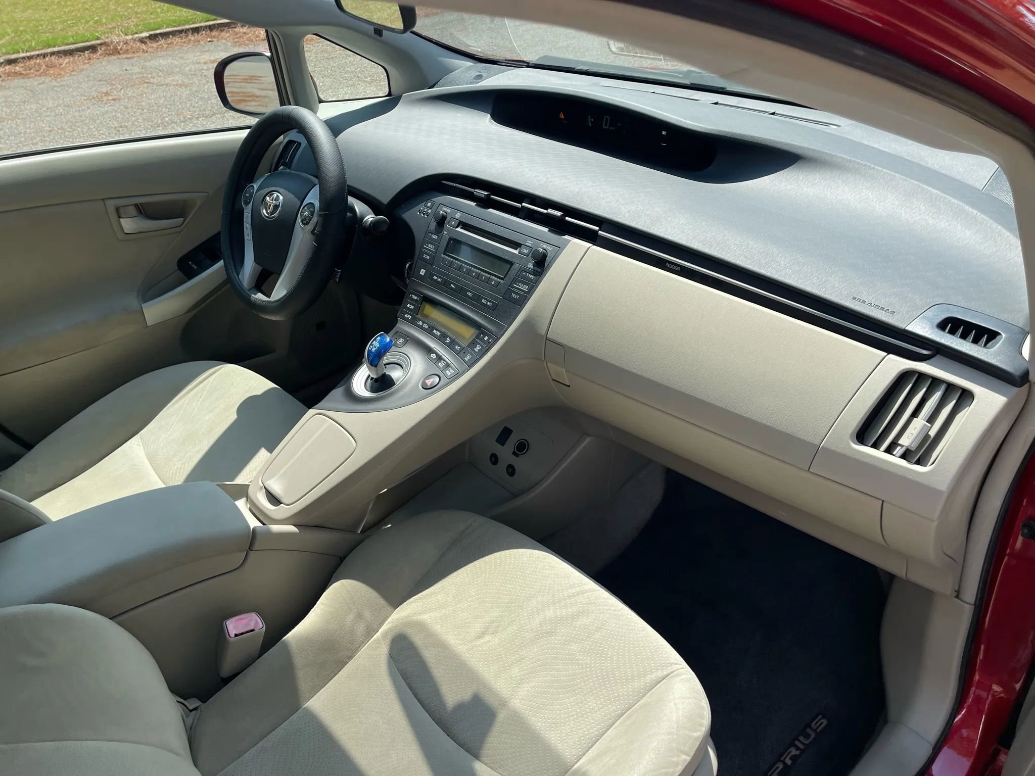 Used 2011 Toyota Prius One image 14