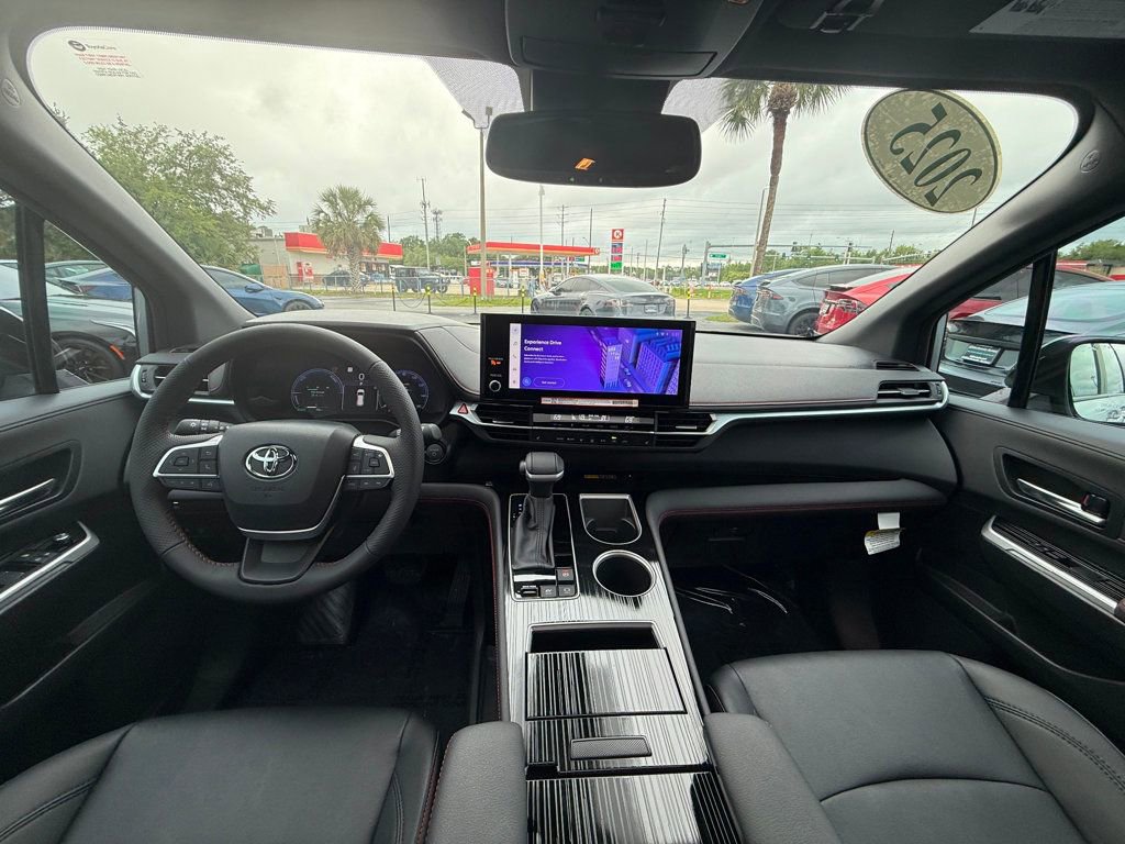 Used 2025 Toyota Sienna XSE image 20