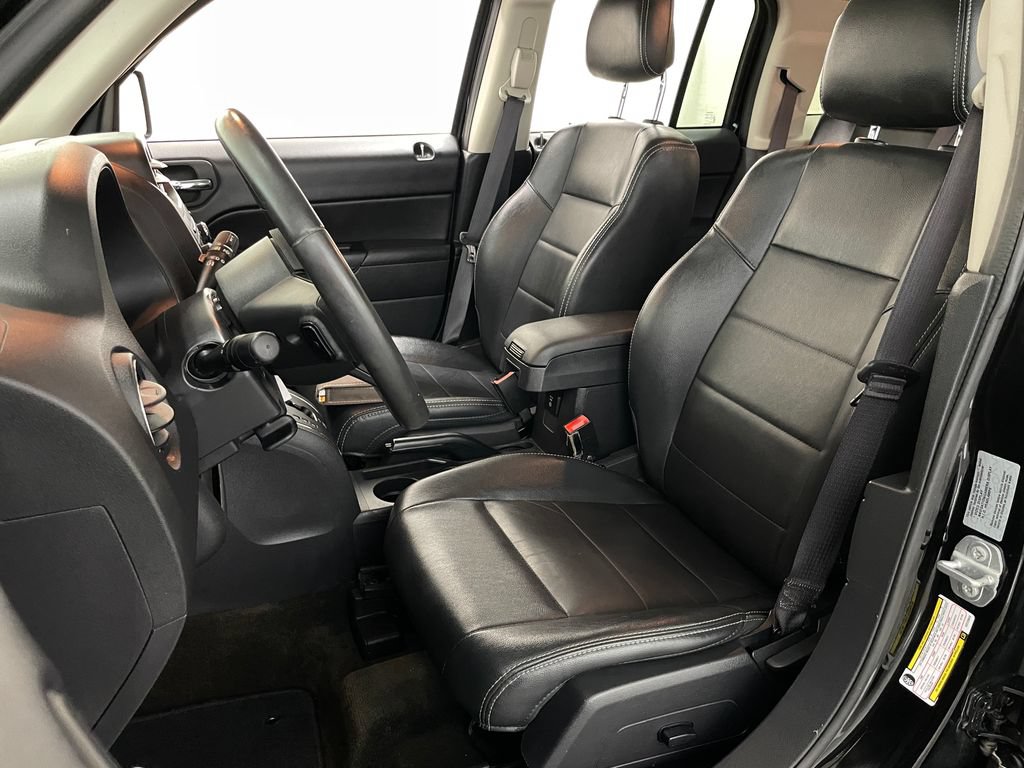 Used 2017 Jeep Patriot High Altitude AWD/4WD image 16
